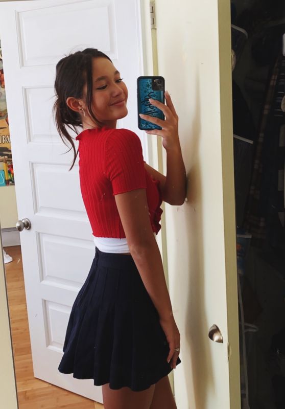 Lily Chee - Social Media Photos and Video 09/30/2020
