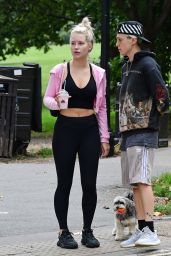 Lottie Moss Makeup-Free - North London 09/09/2020