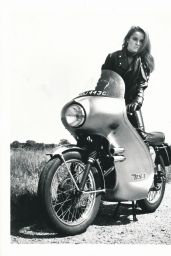 Luciana Paluzz - Thunderball Promoshoot 1965