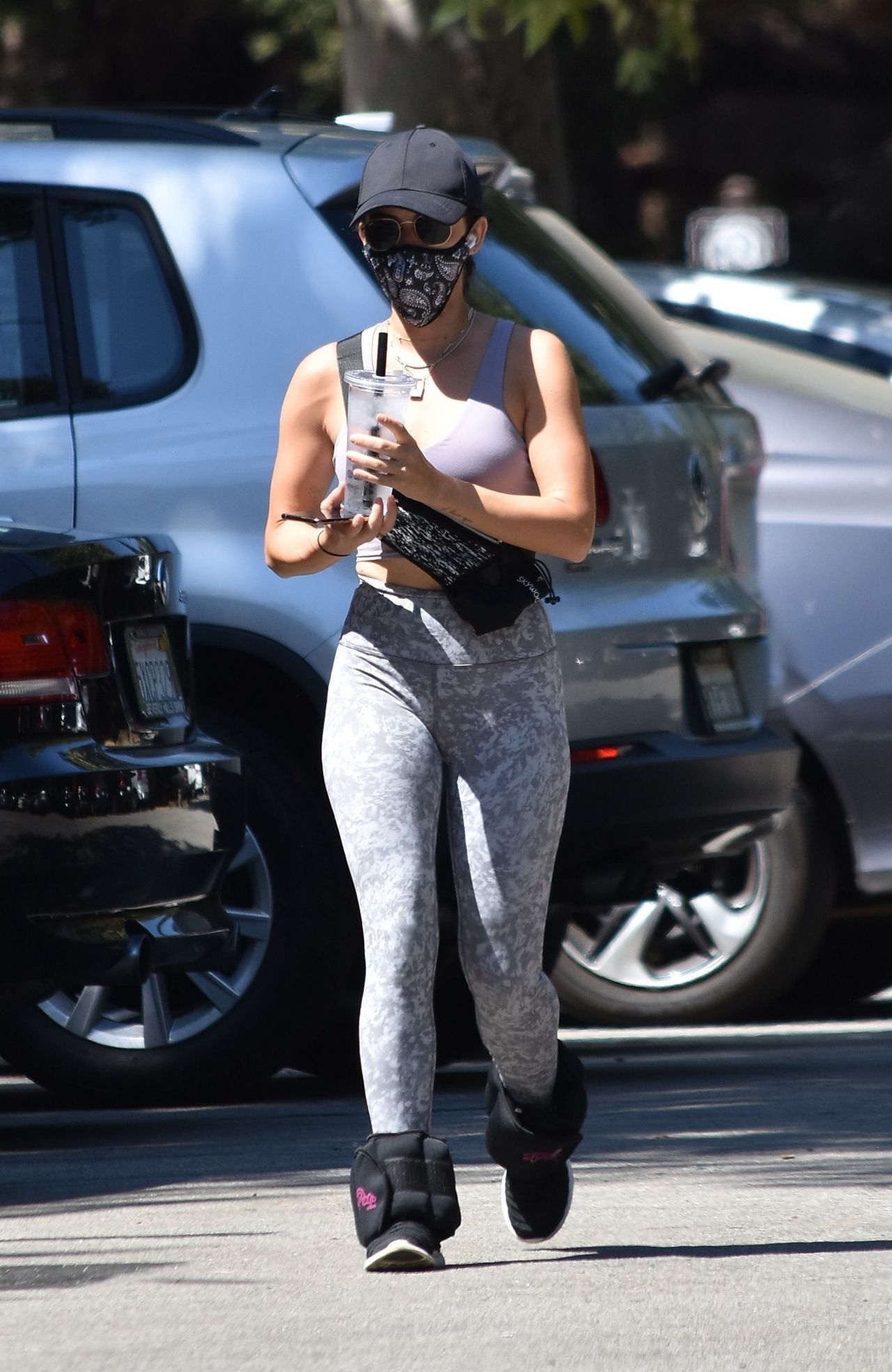lucy-hale-hike-in-the-hills-of-studio-city-08-31-2020-4.jpg