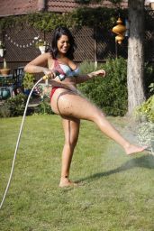 Malin Andersson - Enjoys Cooling Off With a Hosepipe 09/15/2020