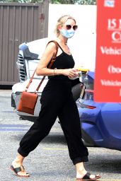 Naomi Watts - Out in Mountauk 08/25/2020