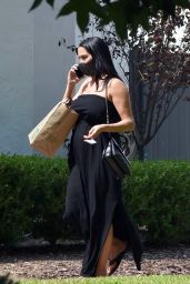 Nikki Bella - Shopping at Whole Foods in Studio City 09/14/2020