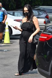 Nikki Bella - Shopping at Whole Foods in Studio City 09/14/2020