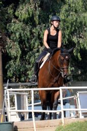Olivia Wilde - Horseback riding in Thousand Oaks 09/01/2020