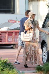 Paris Hilton - Arriving at Malibu Country Mart 09/27/2020