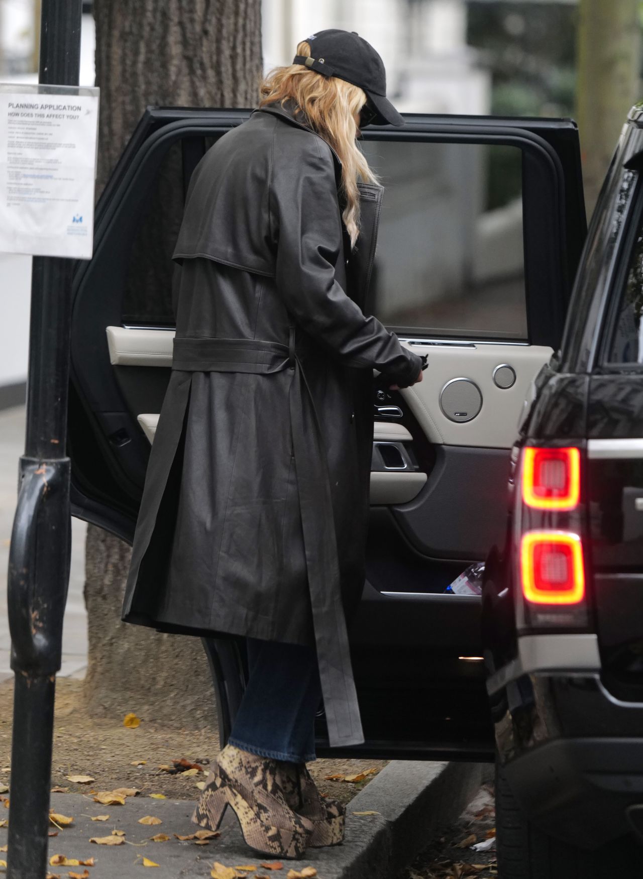 rita-ora-out-in-london-09-30-2020-0.jpg