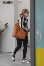 Sarah Michelle Gellar - Arrives at a Pilates Studio in Brentwood 09/15/2020