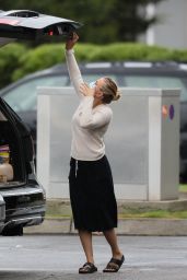 Scarlett Johansson - Grocery Shopping in The Hamptons, NY 09/09/2020