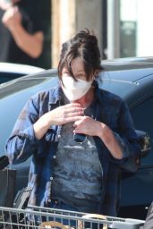 Shannen Doherty Returns to Her Car in Malibu 6/27/2016 • CelebMafia