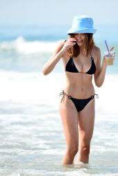  Sophia Culpo in a Black Bikini - Beach Day in Venice 09/14/2020