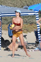 Alessandra Ambrosio at the Beach in Santa Monica 10/03/2020