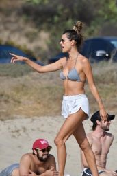 Alessandra Ambrosio – Volleyball Practice at the Beach in Santa Monica 10/09/2020