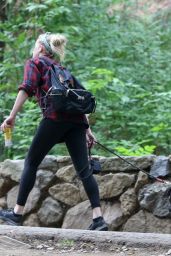 Amber Heard - Hiking in Los Feliz 10/25/2020