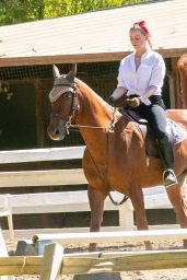 Amber Heard - Horse Riding 10/13/2020