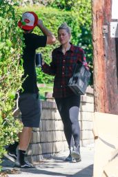 Amber Heard - Outside Her Home in LA 10/26/2020