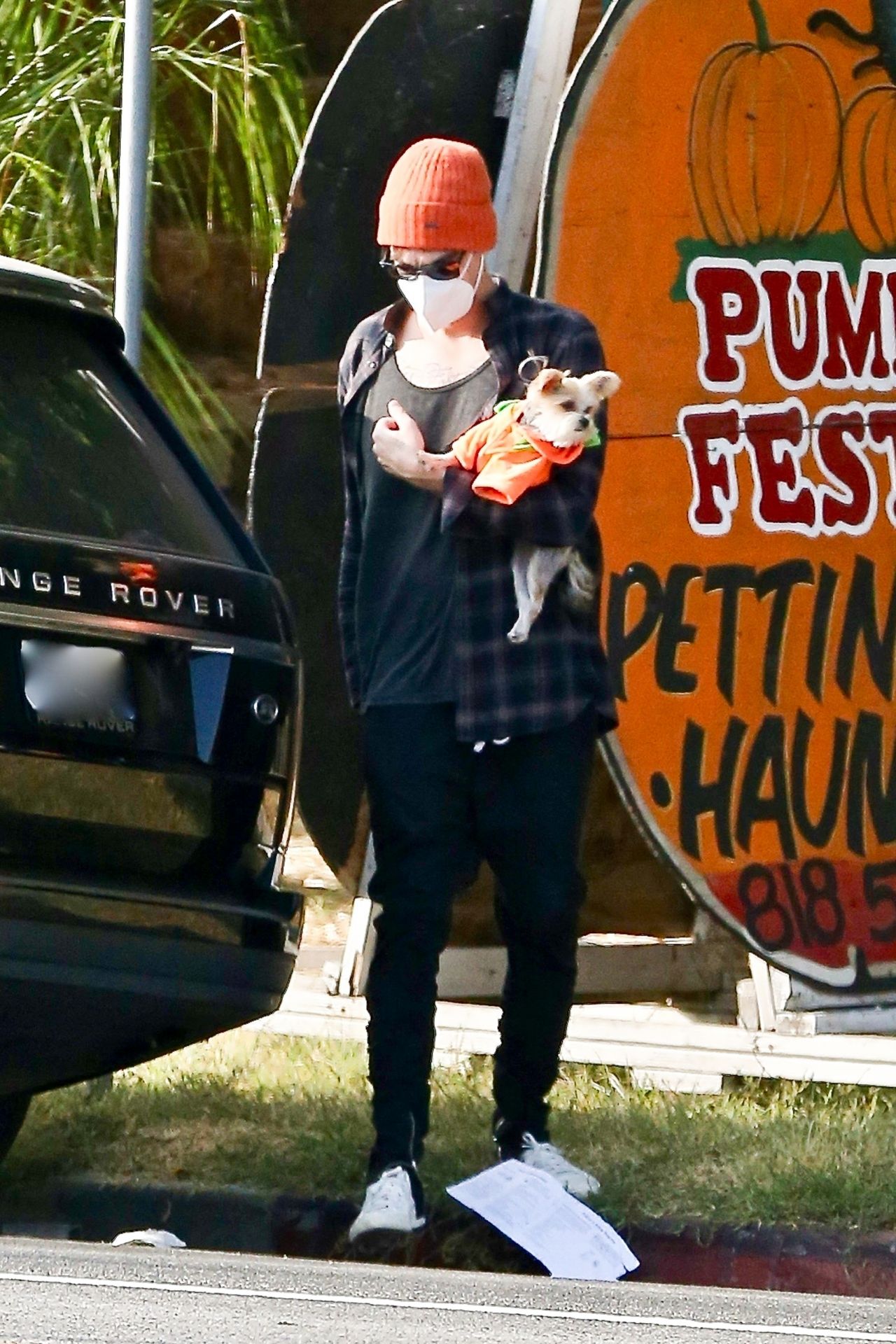 ashley-tisdale-goes-to-a-pumpkin-festival-in-la-10-21-2020-6.jpg