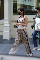Bella Hadid - Arriving at a Hair Salon in NYC 10/06/2020