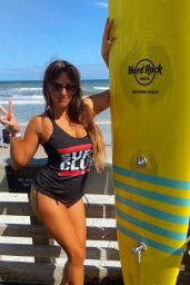 Claudia Romani - Posing in Daytona Beach 10/25/2020
