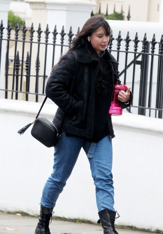 Daisy Lowe - Out in Primrose Hill 10/12/2020