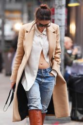 Emily Ratajkowski Street Style - Out in Downtown Manhattan 10/27/2020