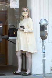 Emma Roberts - Getting Coffee in Los Angeles 09/30/2020