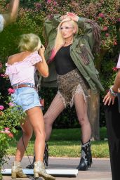 Gwen Stefani - Photoshoot in Calabasas 10/07/2020