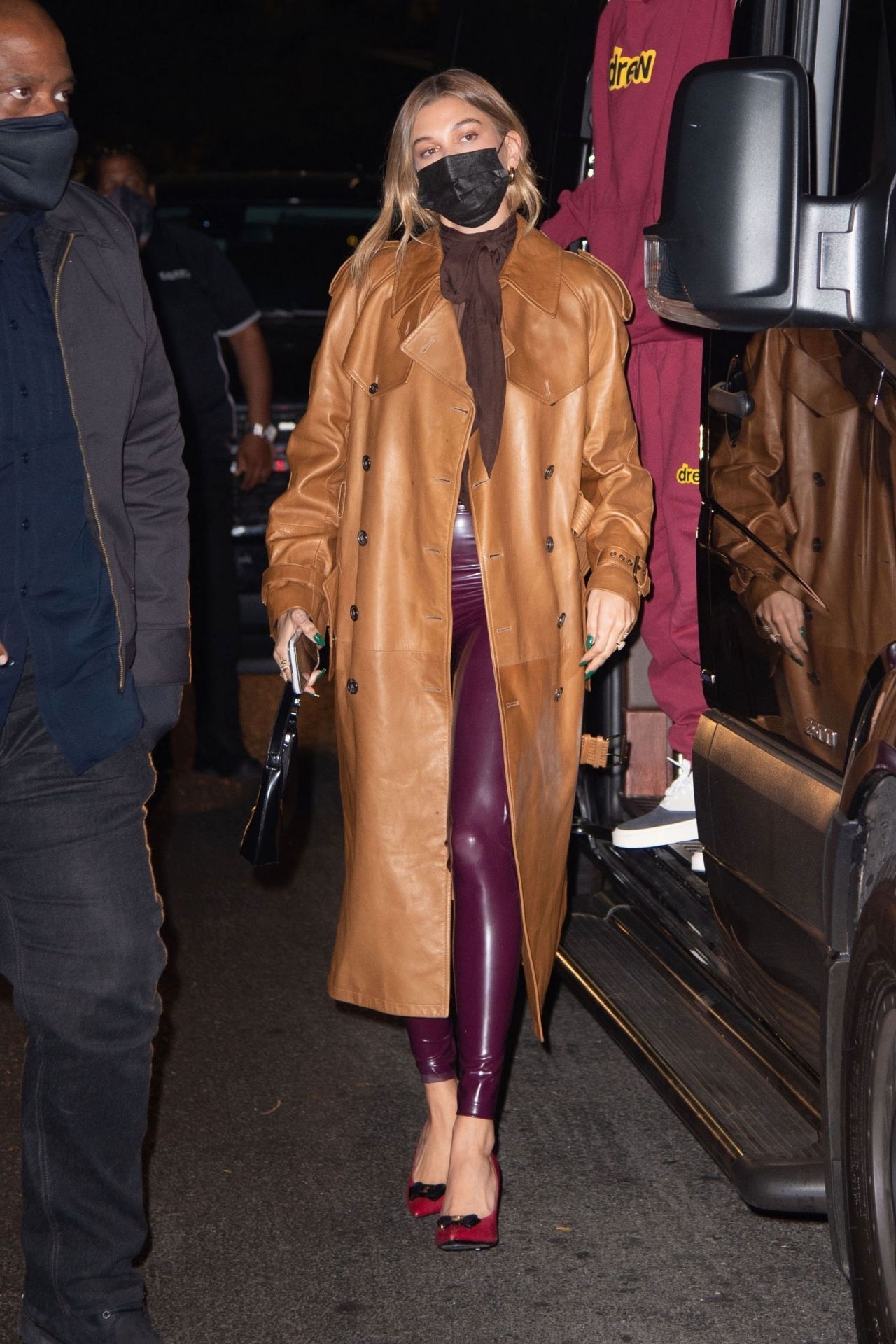 hailey-bieber-and-justin-bieber-night-out-new-york-city-10-15-2020-7.jpg
