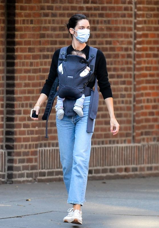 Hilary Rhoda - Out in New York With Her Newborn 10/09/2020