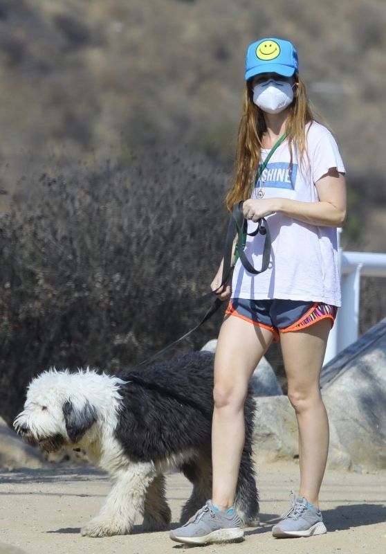 Isla Fisher Leggy in Shorts - Hiking With With Her Dog in LA 10/04/2020