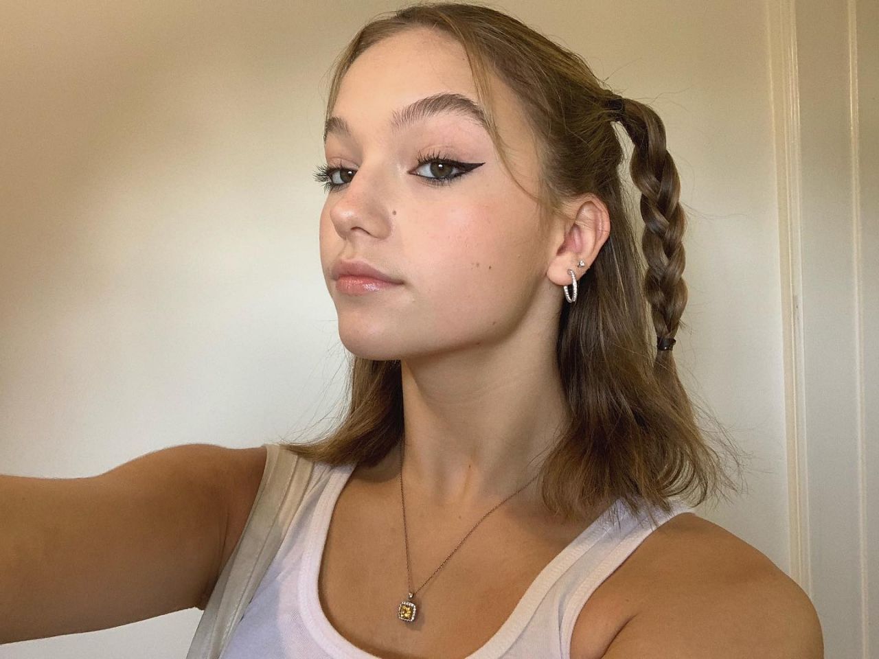 Jayden Bartels Photos 10/21/2020 • CelebMafia