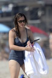 Jennifer Garner in a Swimsuit on the Beach in Malibu 10/03/2020
