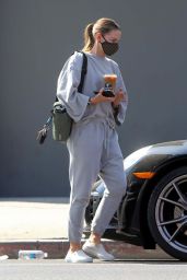 Jennifer Morrison in Casual Outfit - West Hollywood 10/07/2020