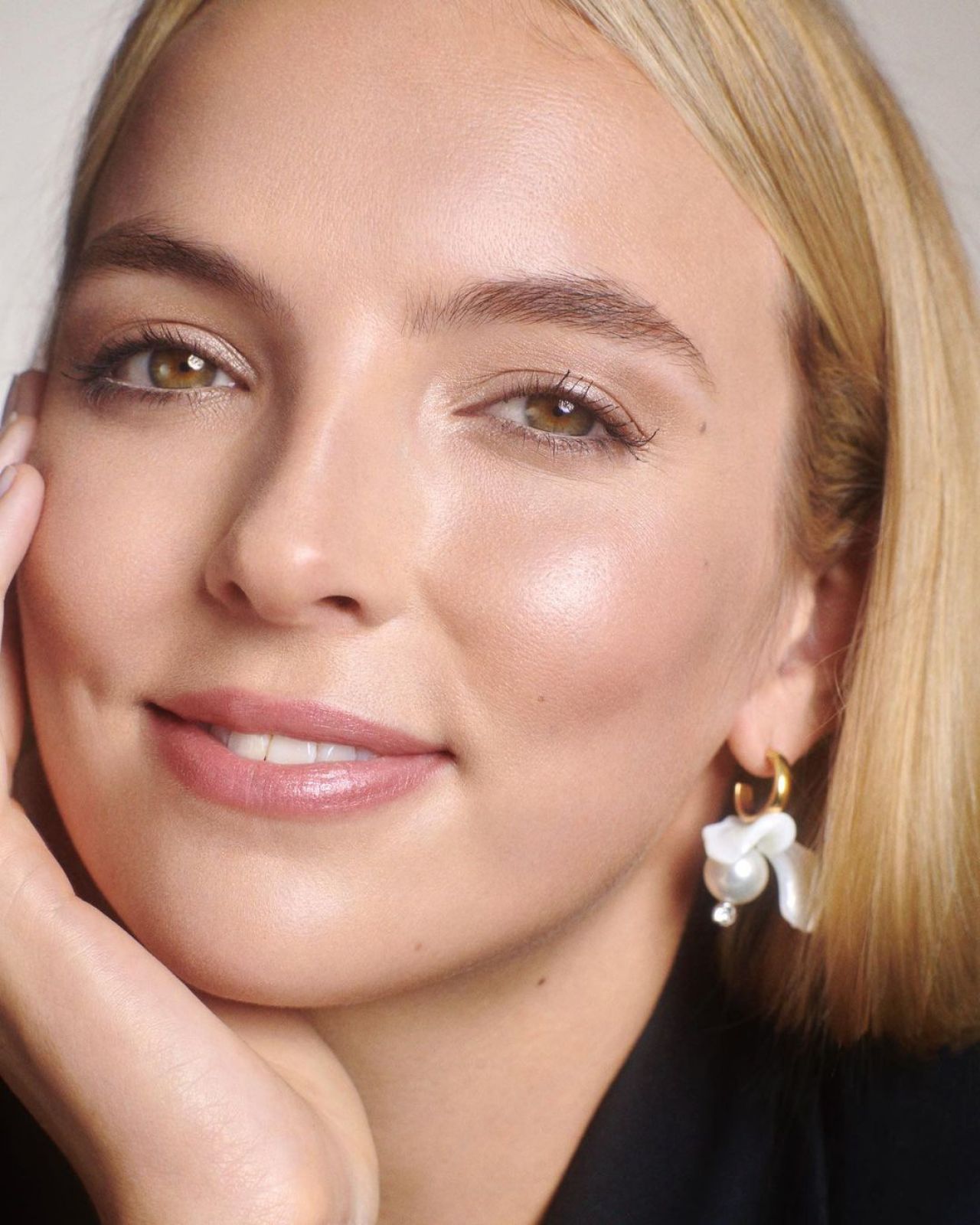 jodie-comer-the-new-face-of-skincare-brand-noble-panacea-2020-17.jpg