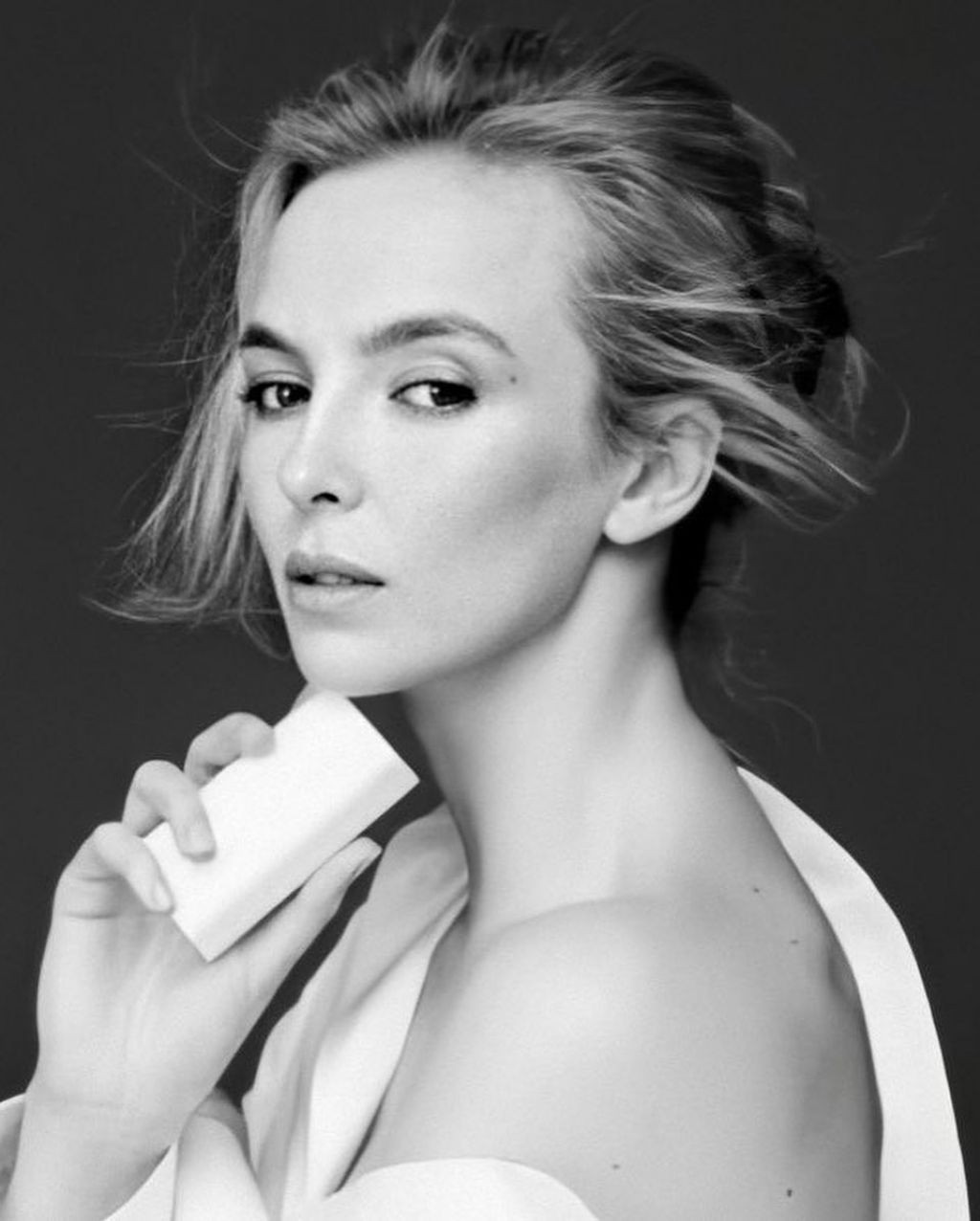 jodie-comer-the-new-face-of-skincare-brand-noble-panacea-2020-2.jpg