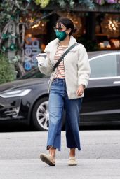 Jordana Brewster Street Style - Out for a Morning Coffee Run in Brentwood 10/11/2020