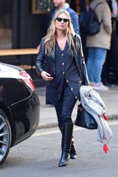 Kate Moss Street Style - Leaving a Hairdresser in Soho 10/01/2020 ...