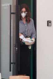 Katharine McPhee - Grabs Lunch at Sweetgreen in Studio City 10/04/2020