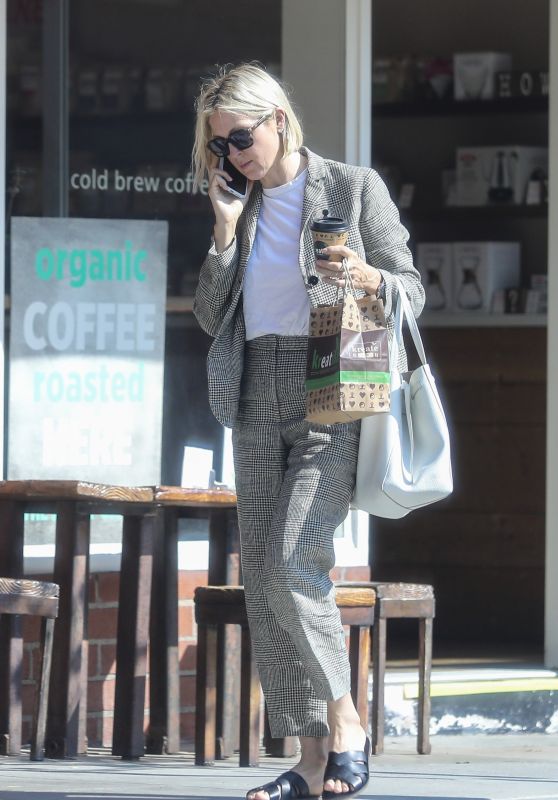 Kelly Rutherford - Out in Beverly Hills 10/19/2020