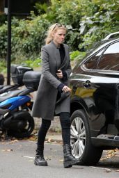 Lara Stone - Out in North London 10/07/2020
