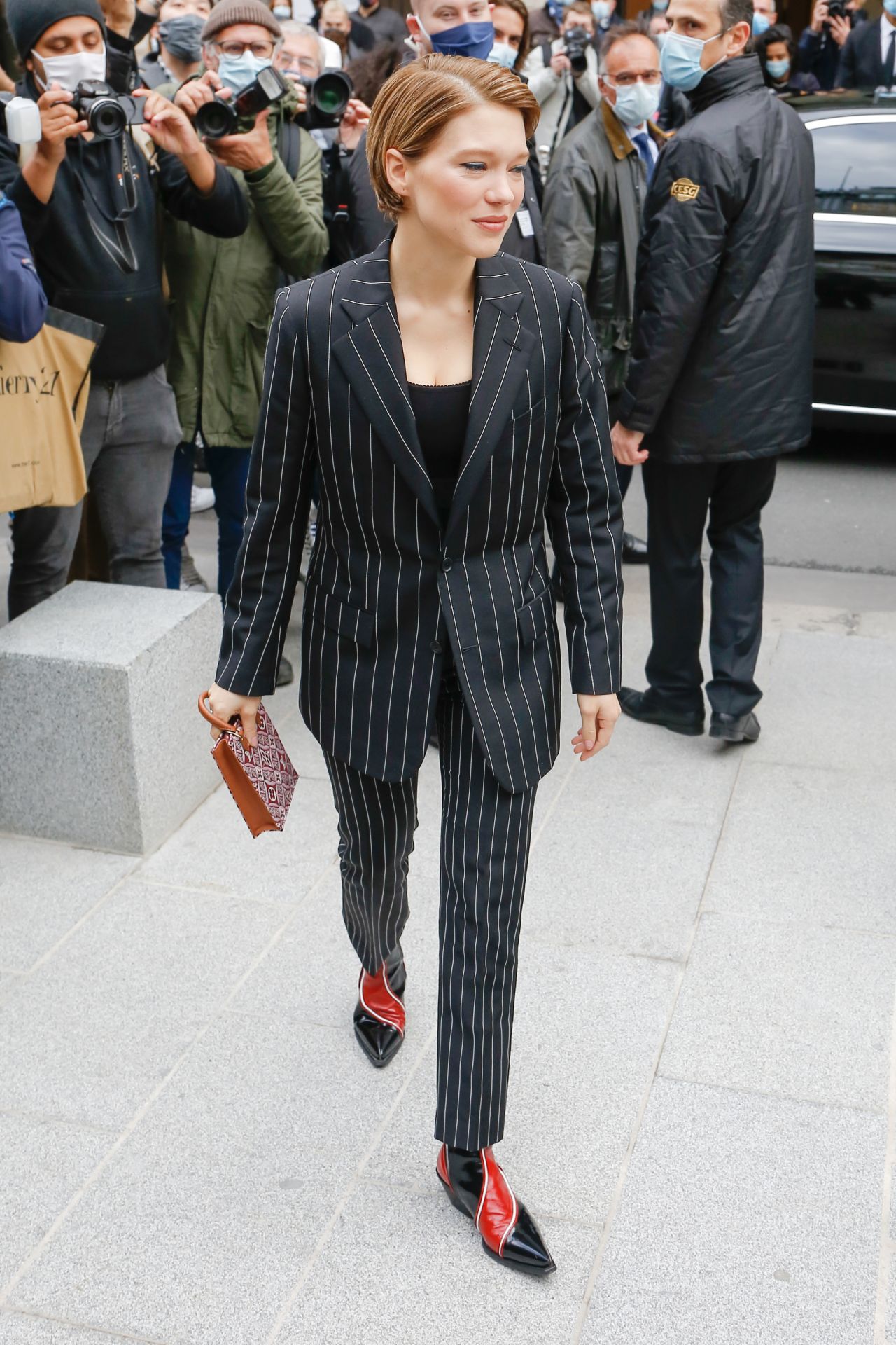 lea seydoux attends the louis vuitton fashion show, f-w 2020 during paris  fashion week in paris, france-030320_5