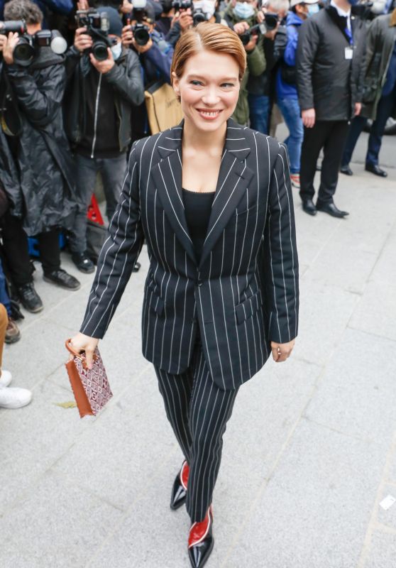 Lea Seydoux - Arrives at the Louis Vuitton Fashion Show in Paris 10/06/2020
