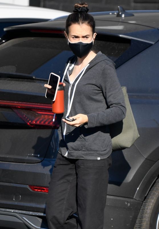 Lily Collins - Arrives at the Gym in LA 10/13/2020
