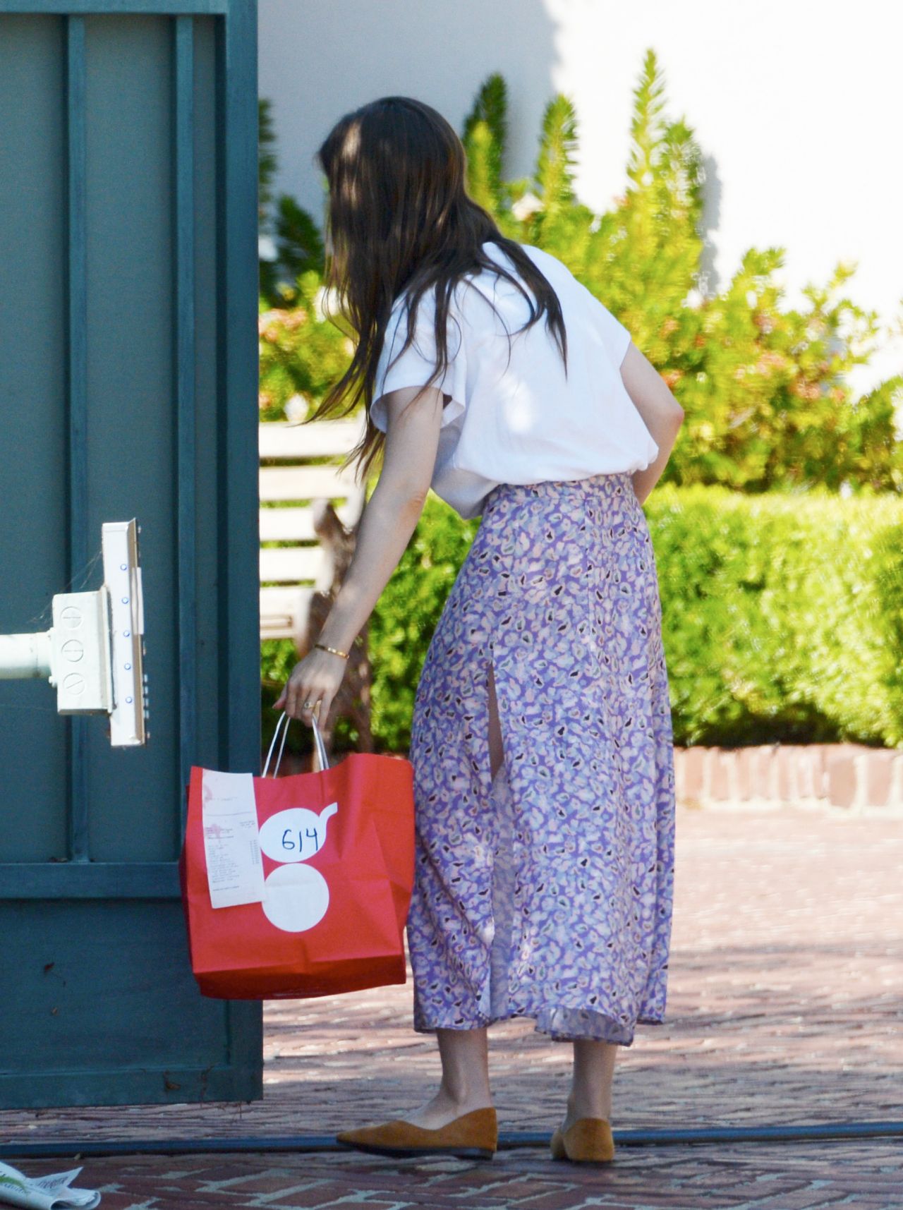 lily-collins-out-for-a-morning-stroll-in-beverly-hills-10-06-2020-7.jpg