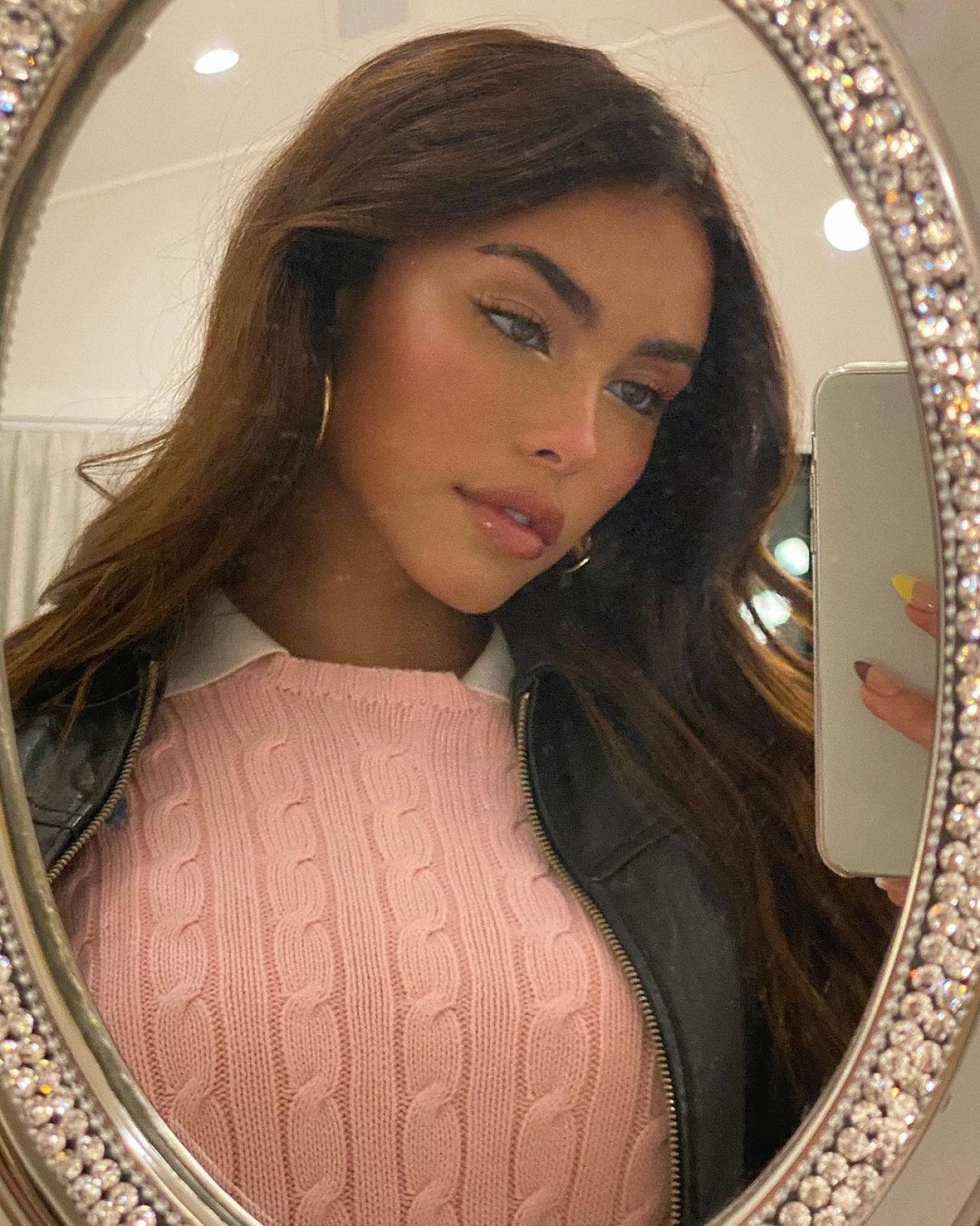 Madison Beer Live Stream Video 10/27/2020 • CelebMafia