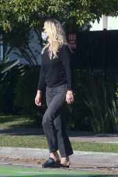 Molly Sims Street Style 10/16/2020