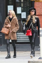 Nicky Hilton and Paris Hilton - Shopping in Manhattan