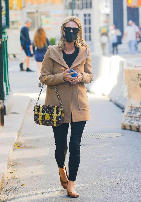 Nicky Hilton Carrying Her Louis Vuitton Handbag - NYC 10/10/2020