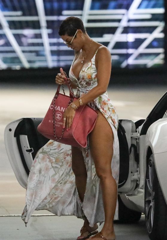 Nicole Murphy in a Floral Dress - Soho House in West Hollywood 10/28/2020