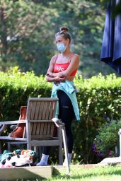 Nina Agdal in Workout Outfit in The Hamptons 10/04/2020